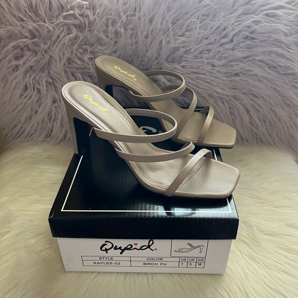 Women’s Qupid Kaylee heels size 7